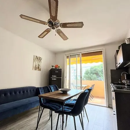 Apartment T2 A Cote De La Plage, Renove En 2023